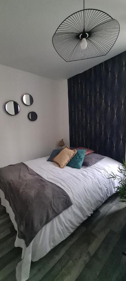 Le Foch Apartment Chalons en Champagne Bagian luar foto